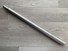 Carica l'immagine nel visualizzatore di Gallery, Titanium Seatpost for Brompton
